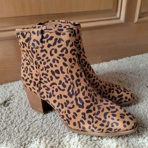 Carlos Rowan Leopard Booties Size 9